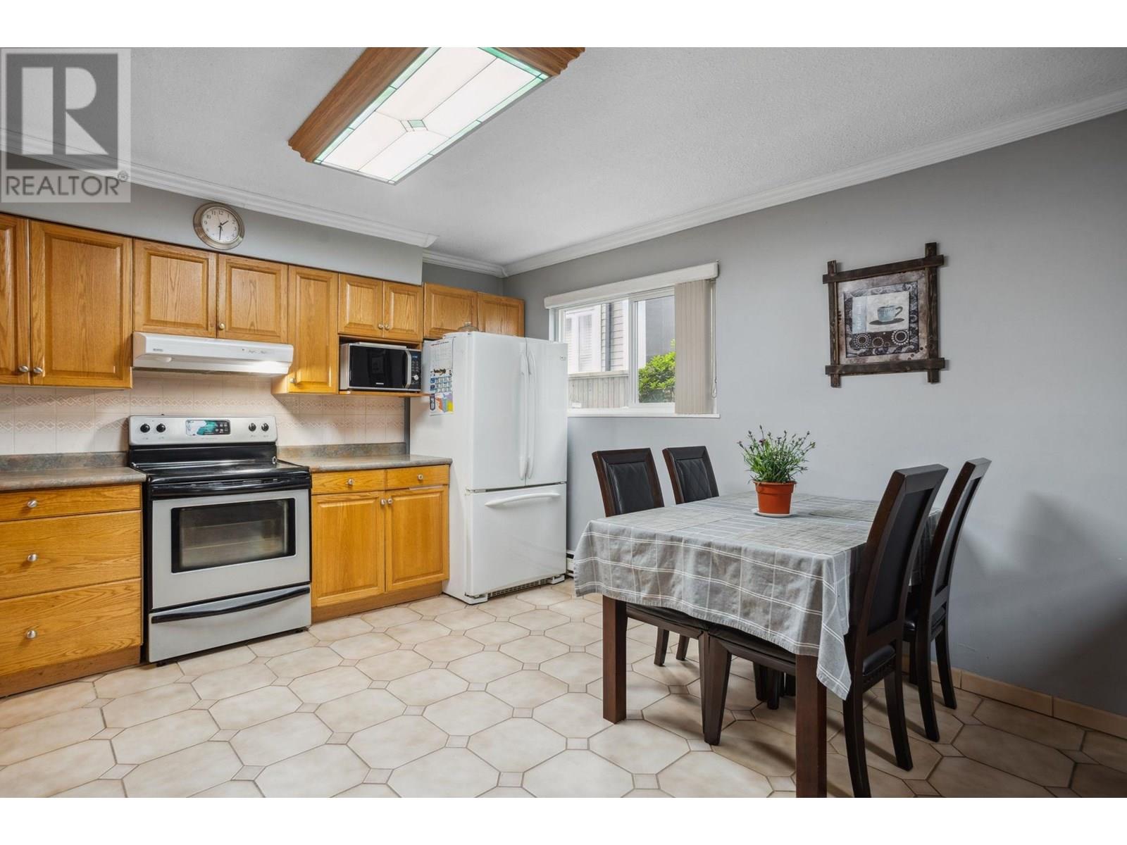 Photo 23 of 4975 Moss Street, Vancouver BC