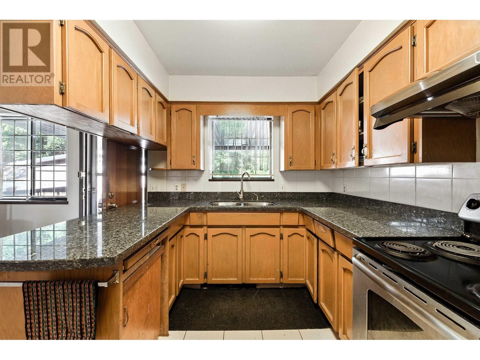 Photo 25 of 1362 Phillips Avenue, Burnaby BC