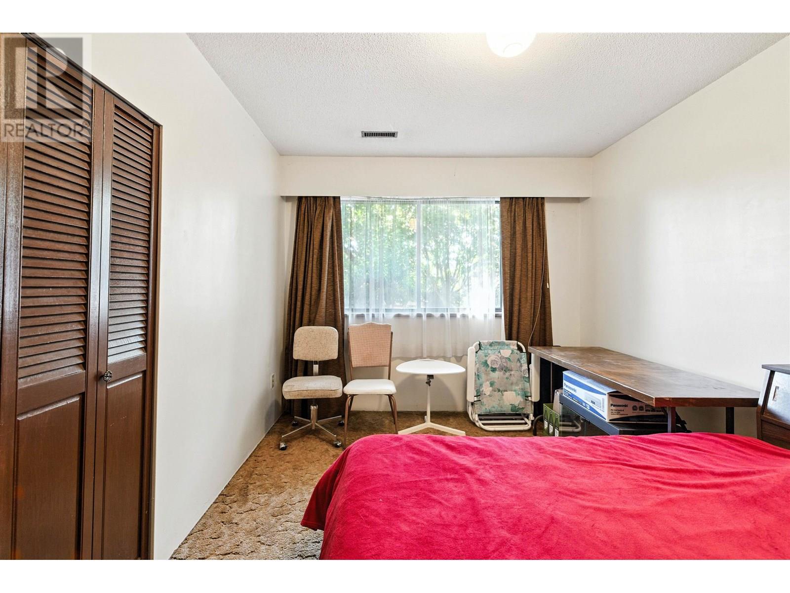 Photo 9 of 1362 Phillips Avenue, Burnaby BC