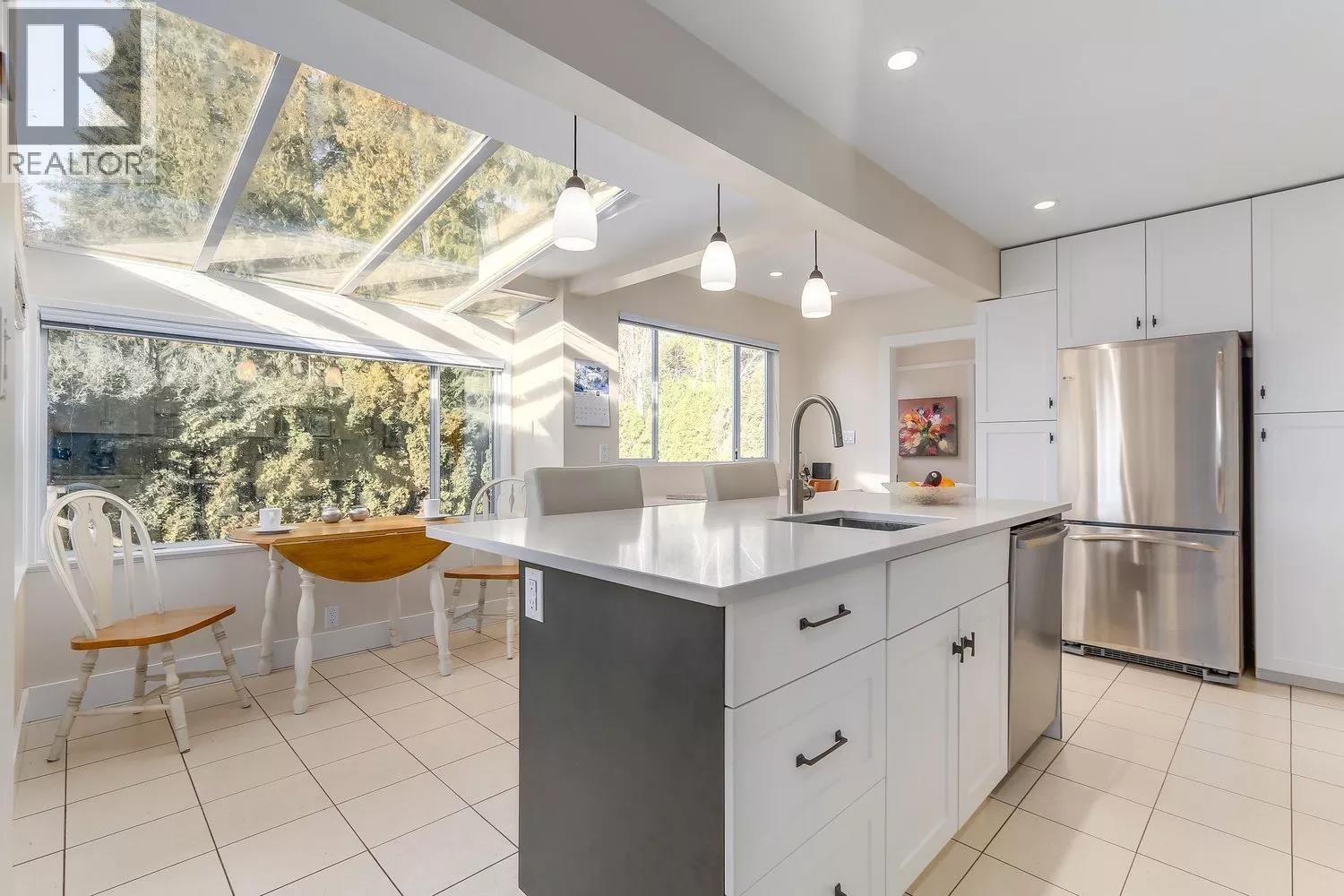 Photo 14 of 3129 Princess Avenue, North Vancouver BC