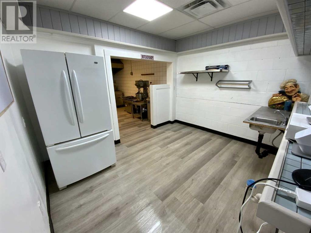 Photo 2 of 321 Arena Avenue, Trochu AB