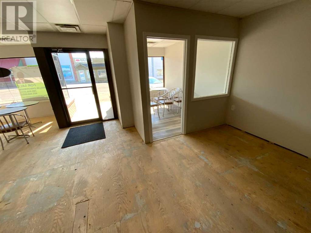 Photo 15 of 321 Arena Avenue, Trochu AB