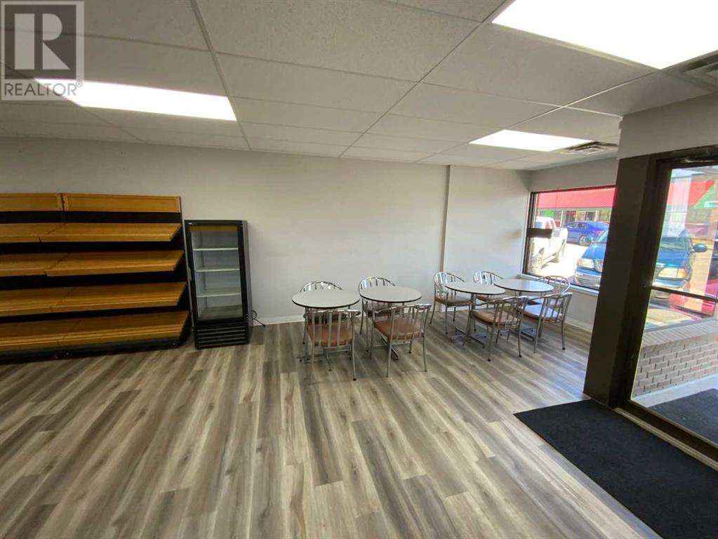 Photo 13 of 321 Arena Avenue, Trochu AB