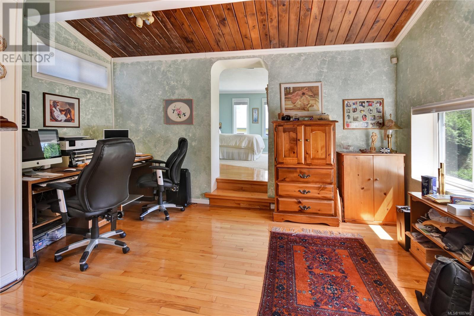 697 Crestwood Rd, Gabriola Island