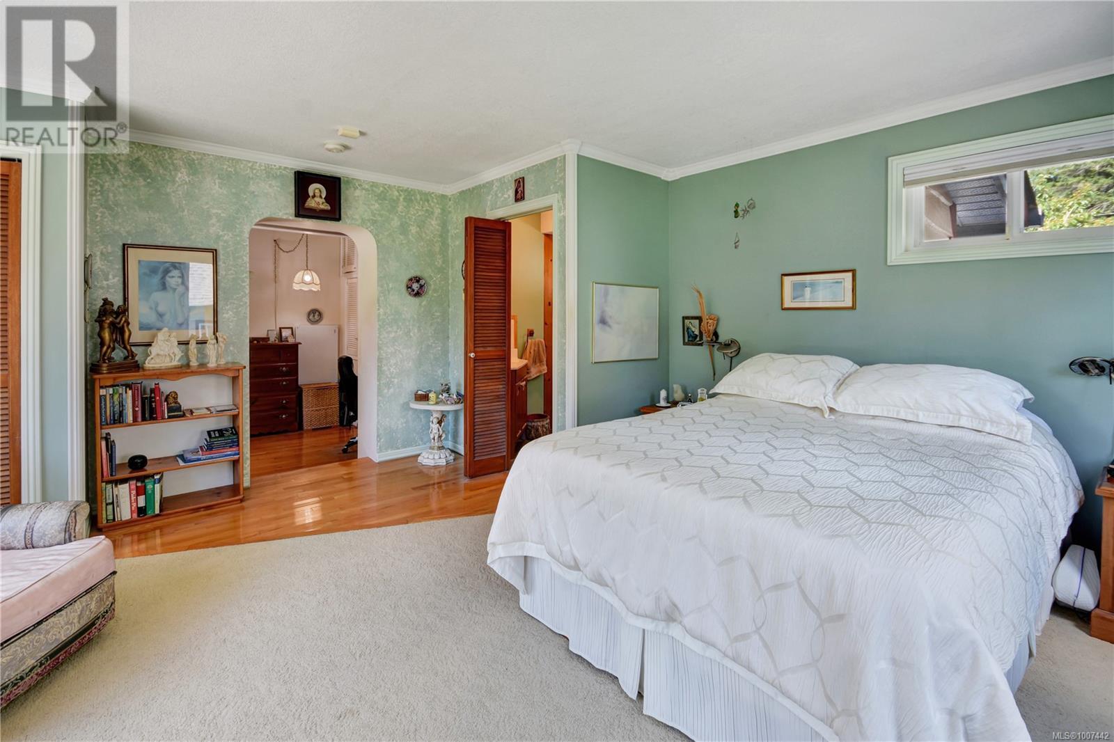697 Crestwood Rd, Gabriola Island