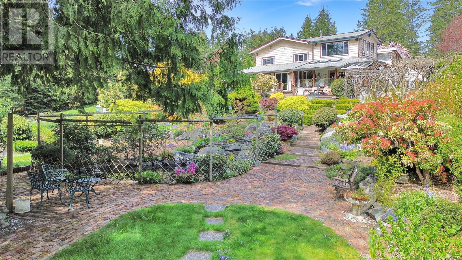 697 Crestwood Rd, Gabriola Island