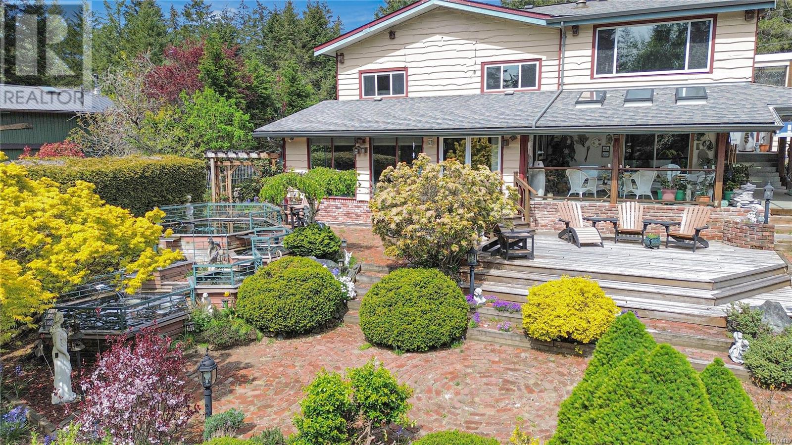 697 Crestwood Rd, Gabriola Island