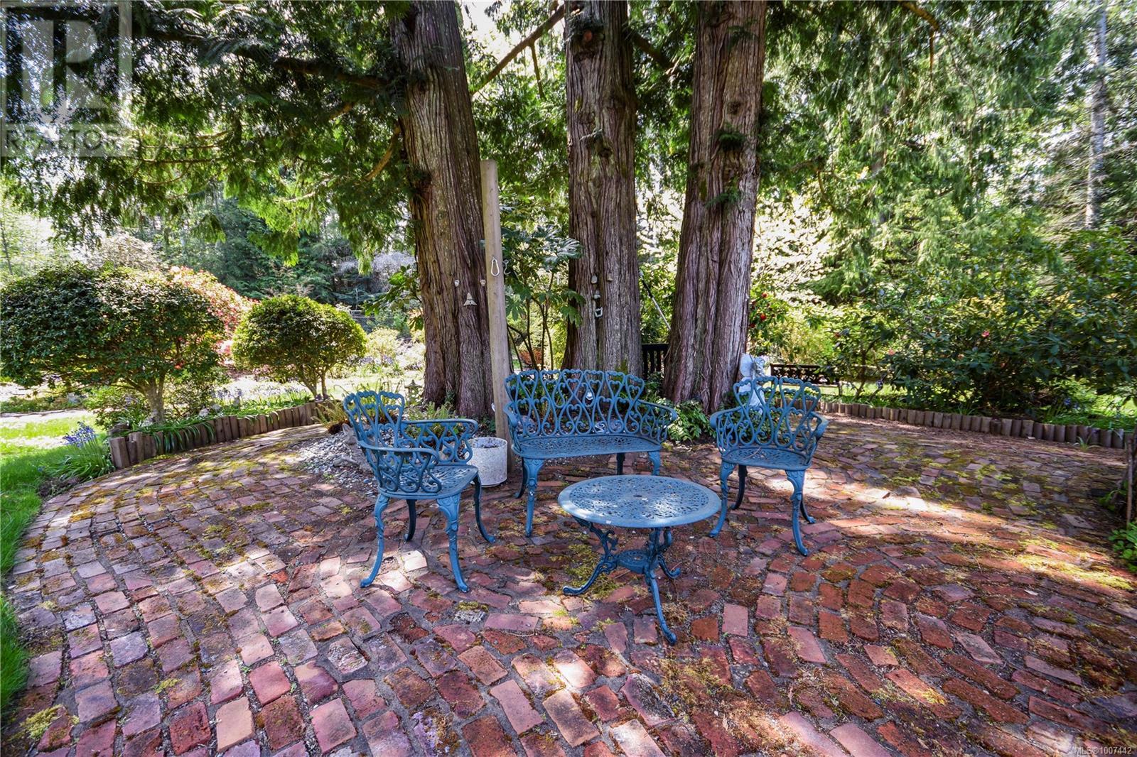 697 Crestwood Rd, Gabriola Island