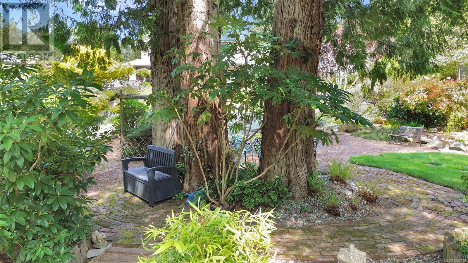 697 Crestwood Rd, Gabriola Island