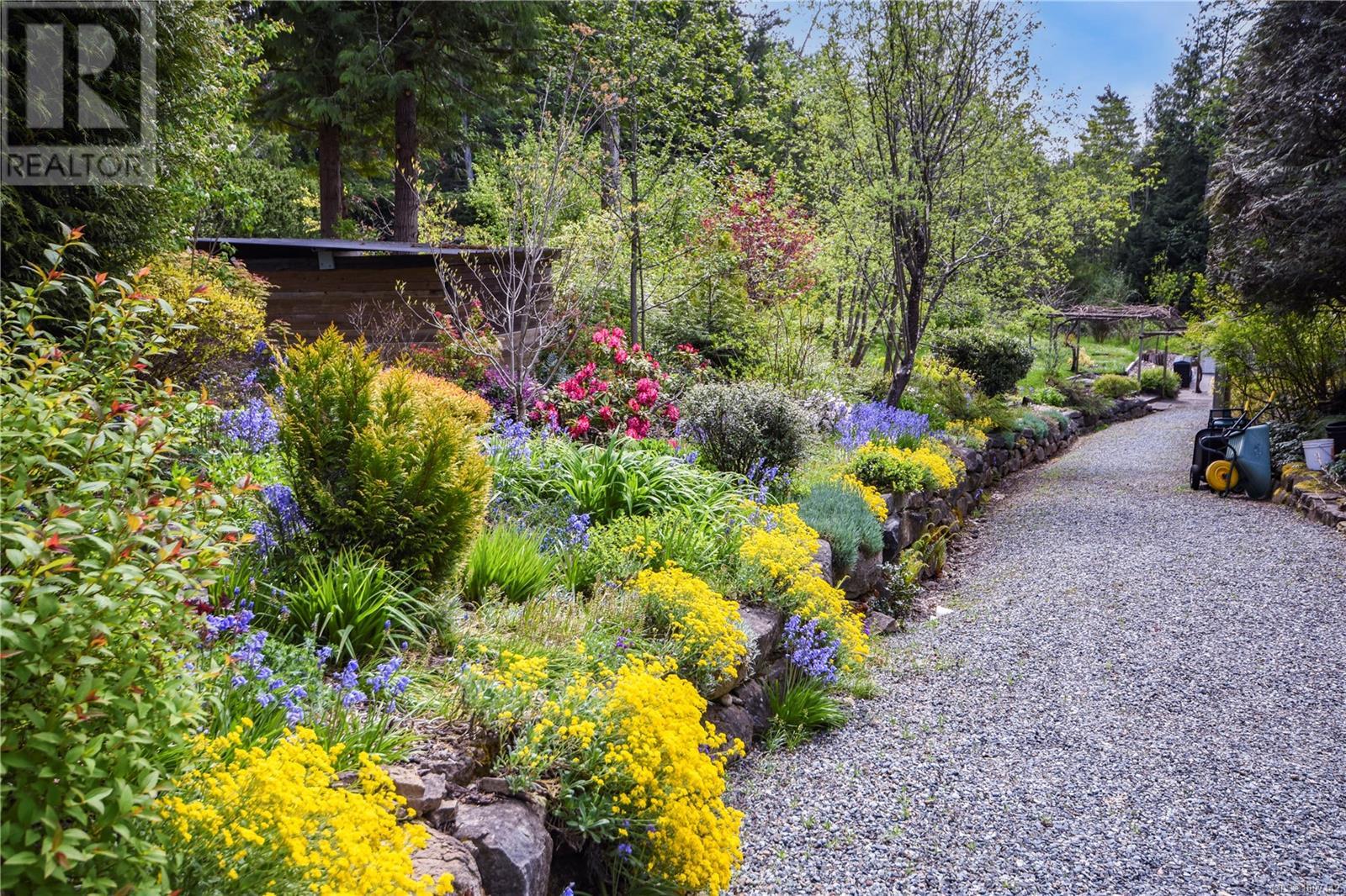 697 Crestwood Rd, Gabriola Island
