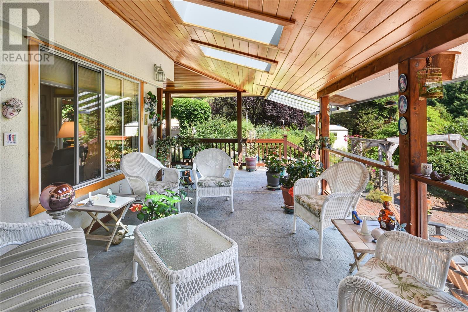 697 Crestwood Rd, Gabriola Island