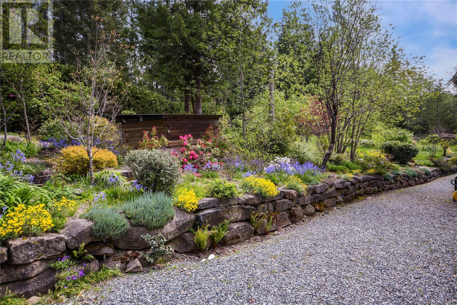 697 Crestwood Rd, Gabriola Island