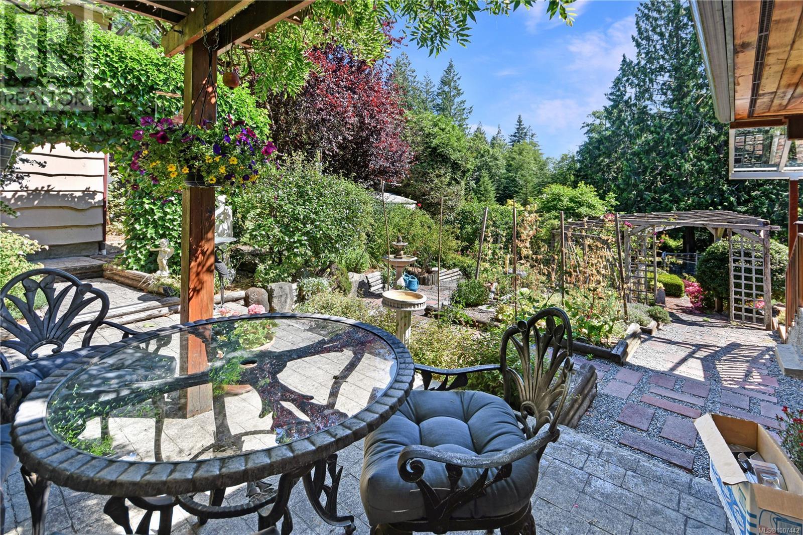 697 Crestwood Rd, Gabriola Island