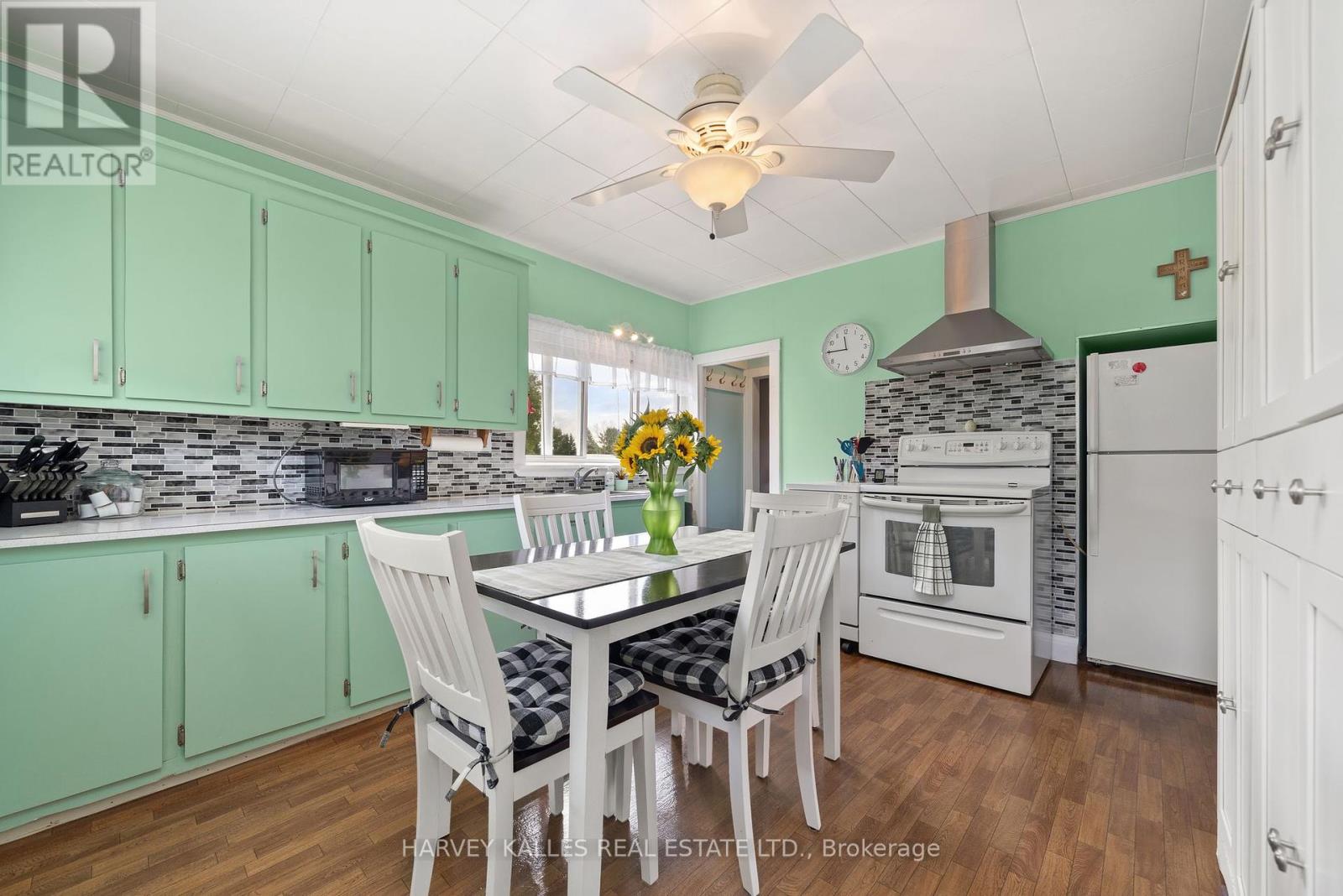 Photo 31 of 13997 Loyalist Parkway, Prince Edward County ON