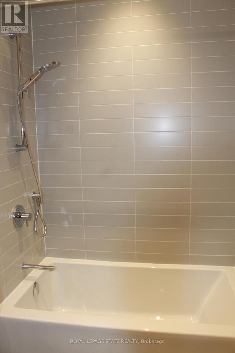 Photo 27 of 315 123 Maurice Drive, Oakville ON
