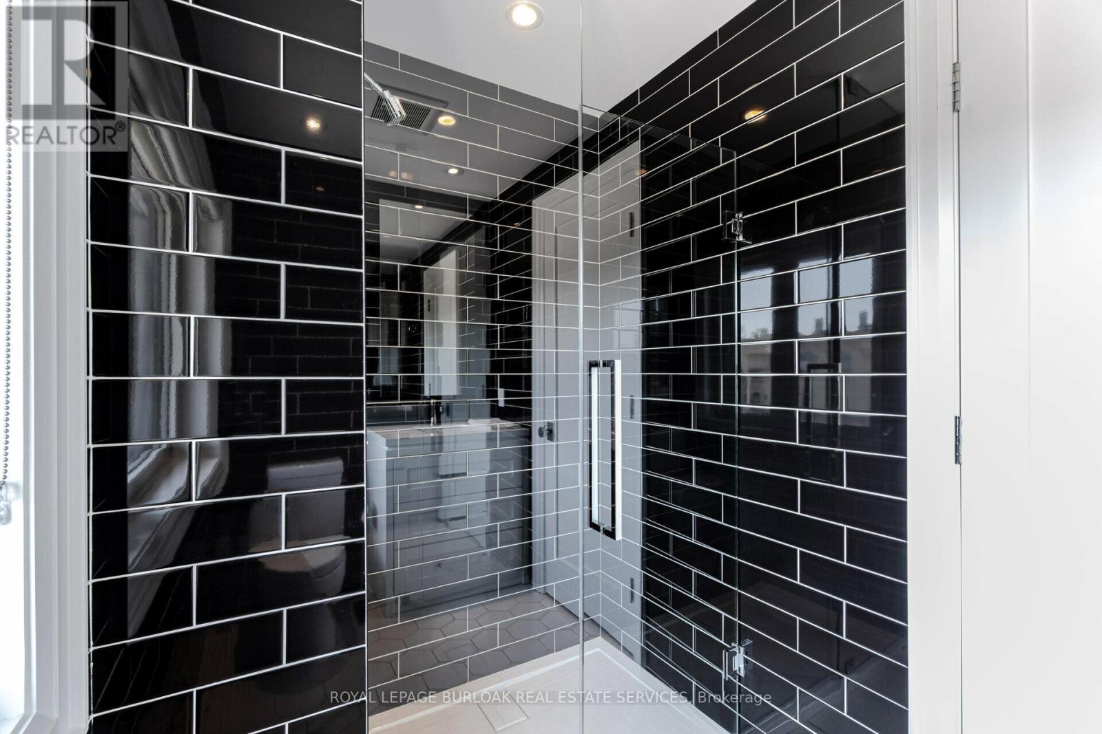 Photo 13 of 49 Kenmir Avenue, Niagaraonthelake ON