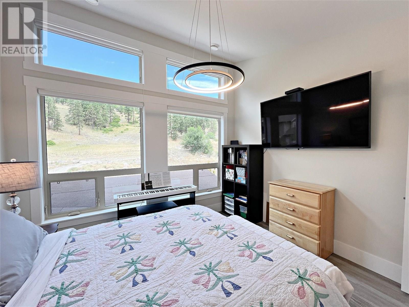 228 4000 Redstone Crescent, Peachland
