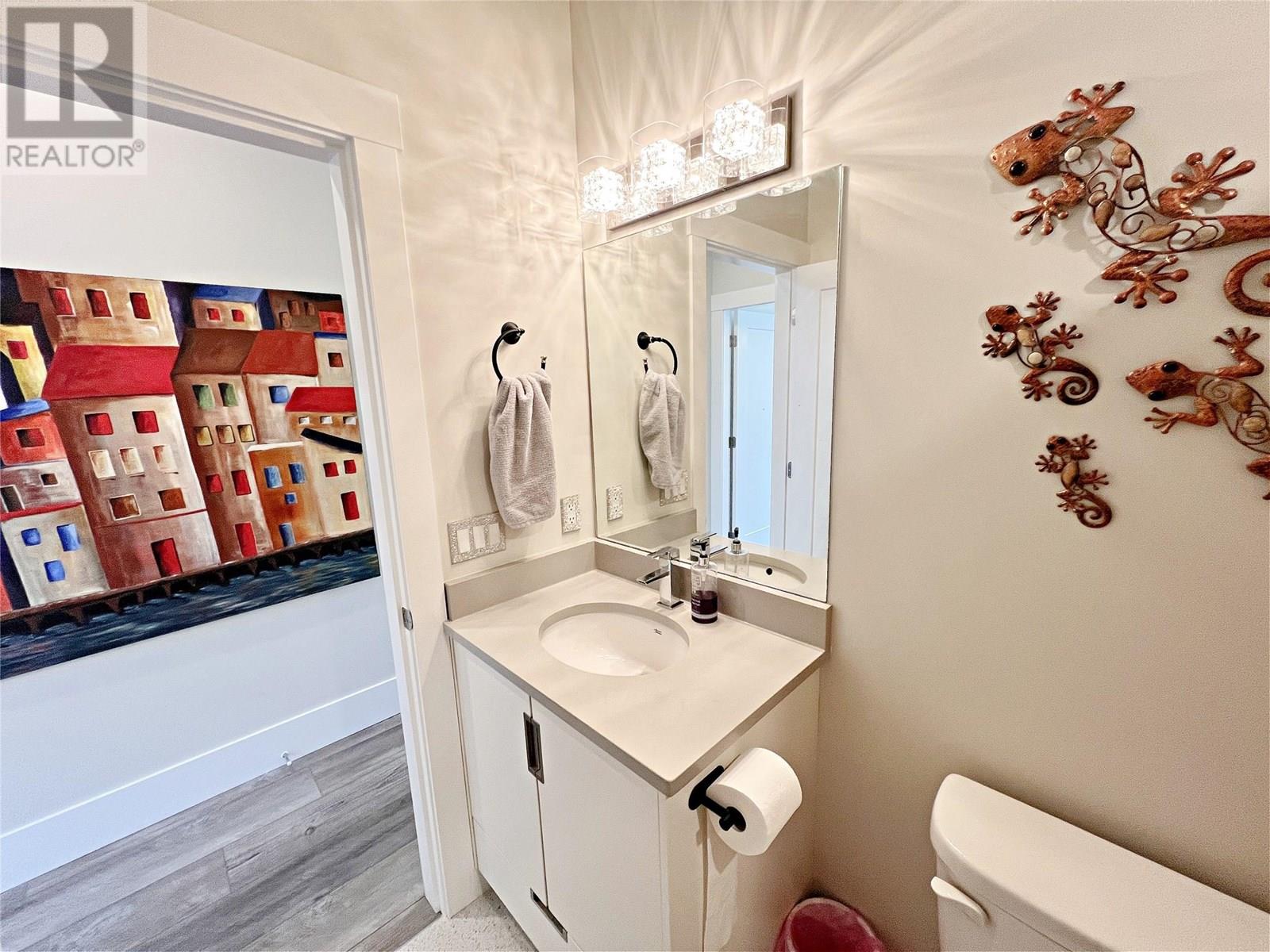 228 4000 Redstone Crescent, Peachland
