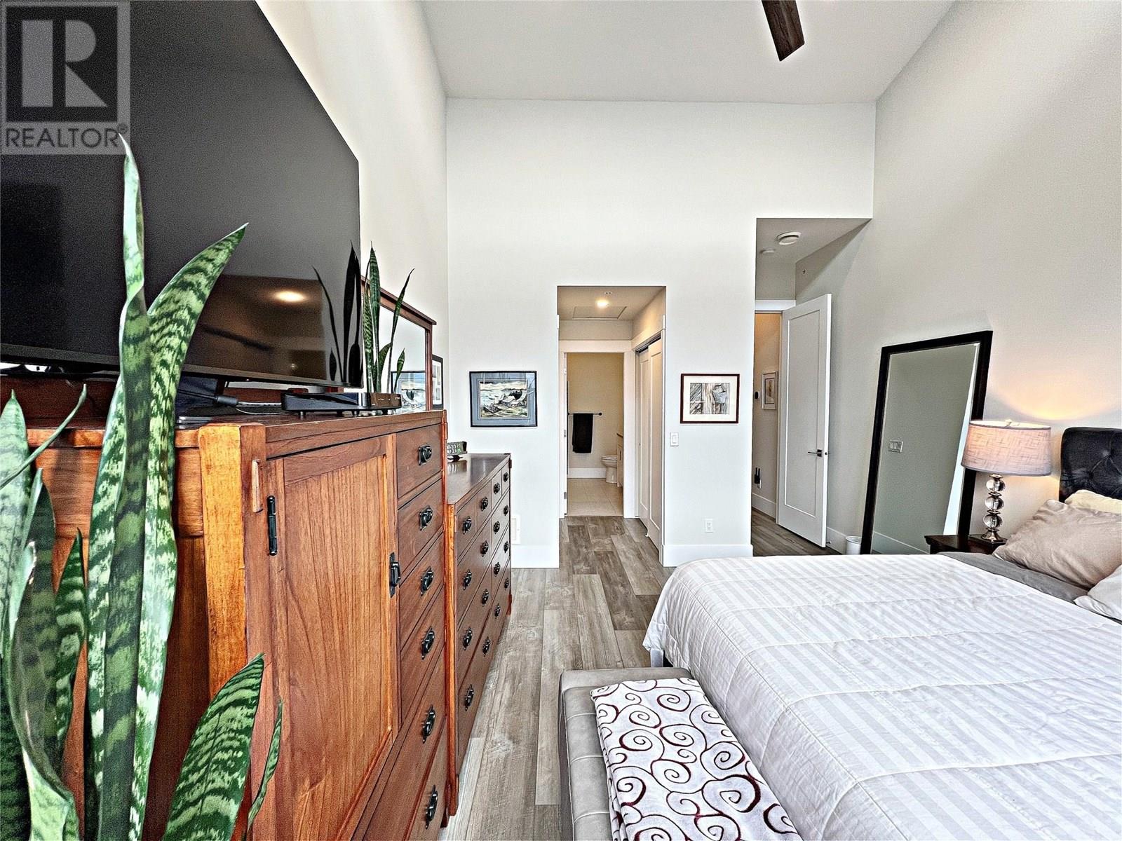 228 4000 Redstone Crescent, Peachland