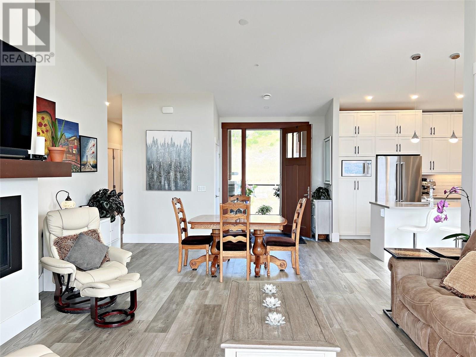 228 4000 Redstone Crescent, Peachland