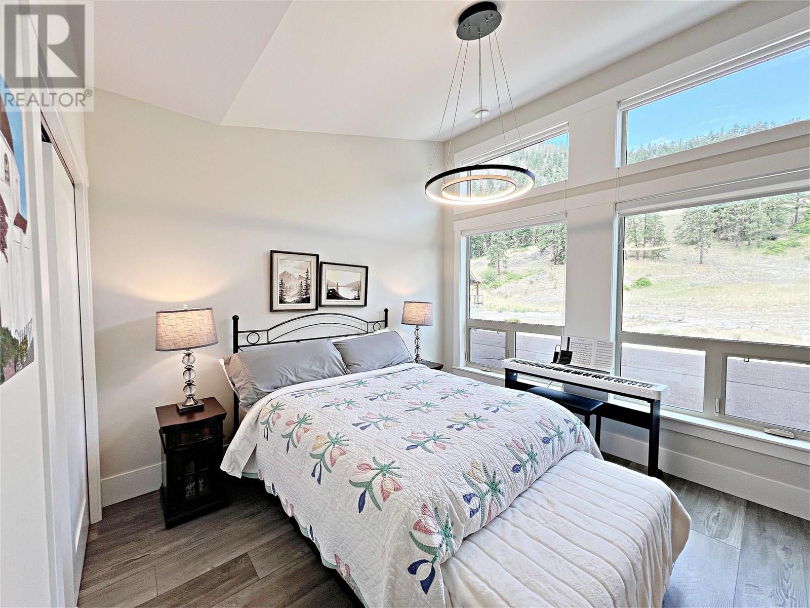 228 4000 Redstone Crescent, Peachland