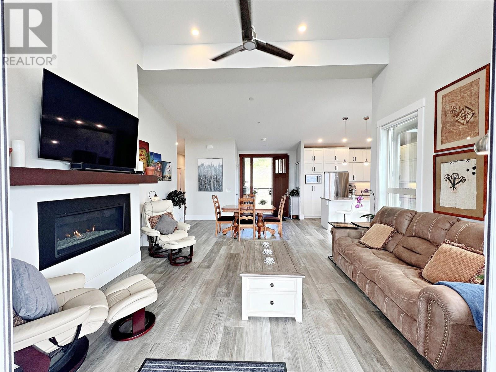228 4000 Redstone Crescent, Peachland