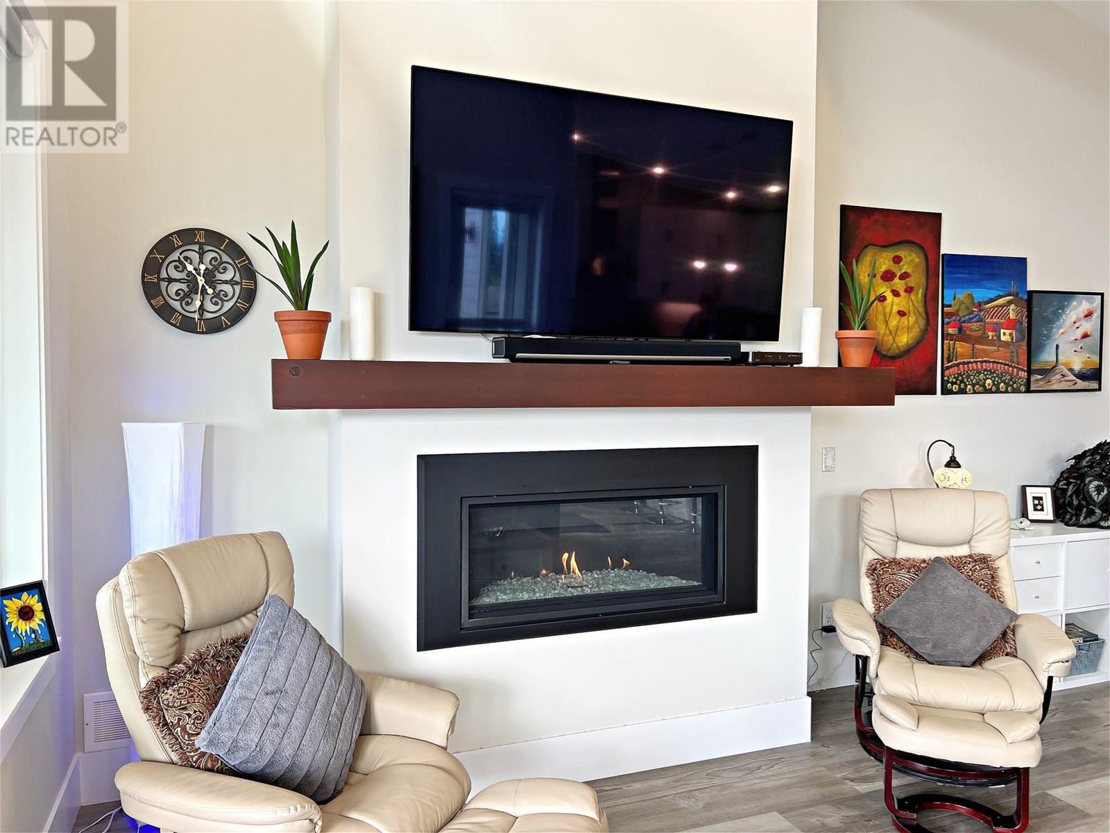228 4000 Redstone Crescent, Peachland
