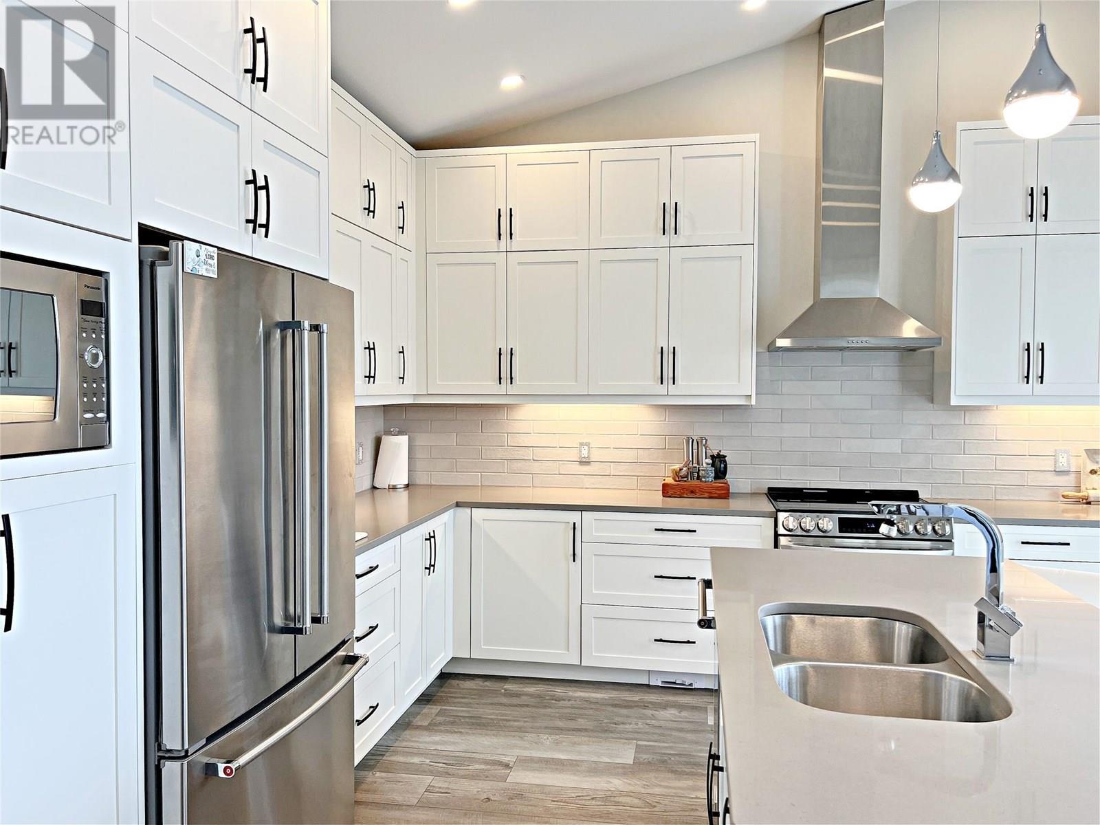 228 4000 Redstone Crescent, Peachland