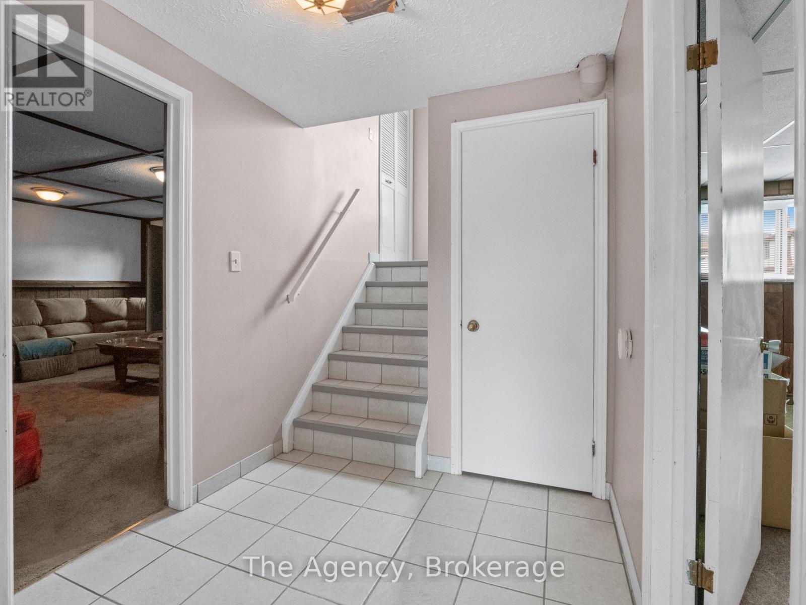 Photo 20 of 36 Robert Street, Welland ON
