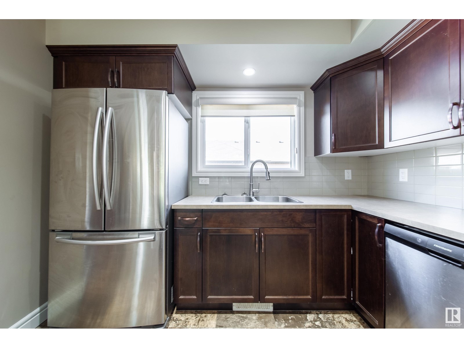Photo 11 of 162 Desrochers Ga Sw, Edmonton AB