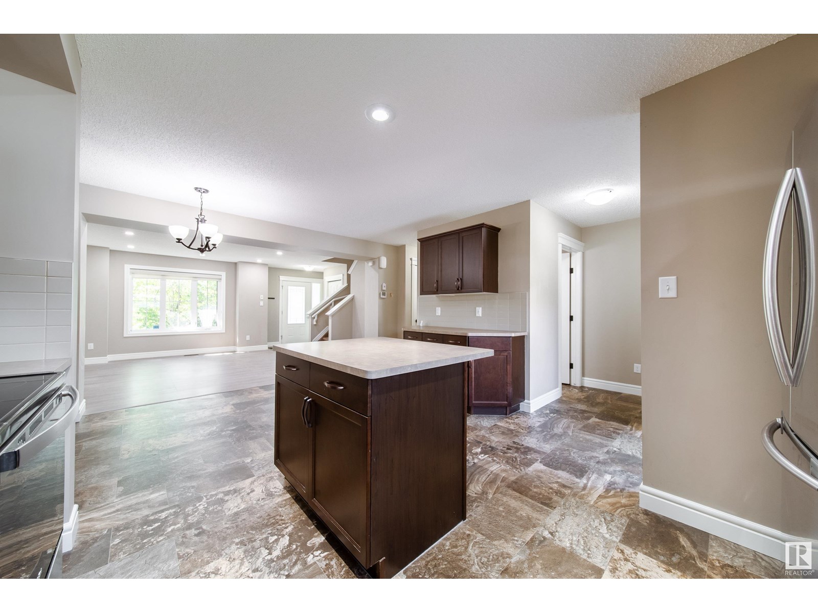 Photo 16 of 162 Desrochers Ga Sw, Edmonton AB