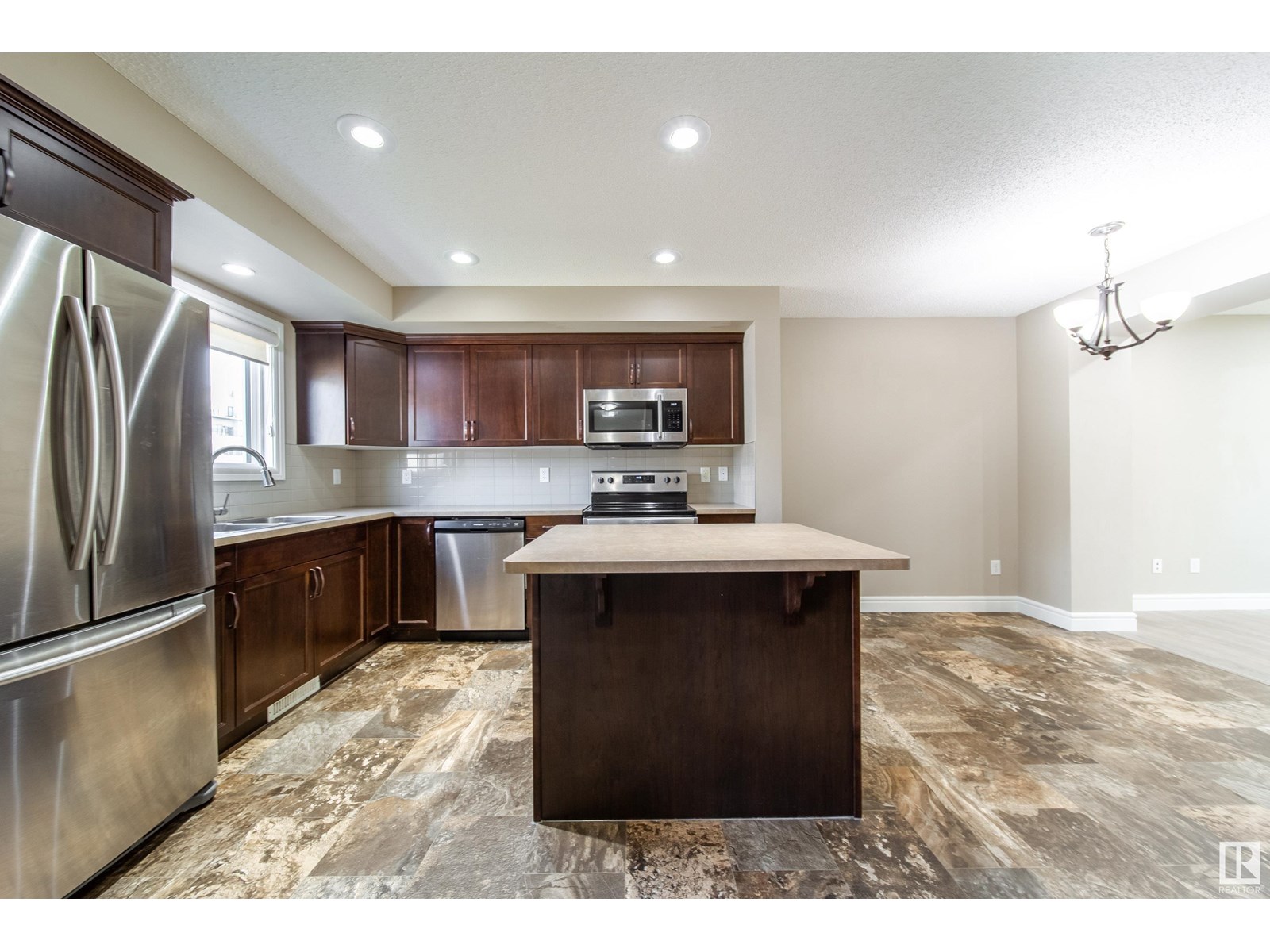 Photo 21 of 162 Desrochers Ga Sw, Edmonton AB