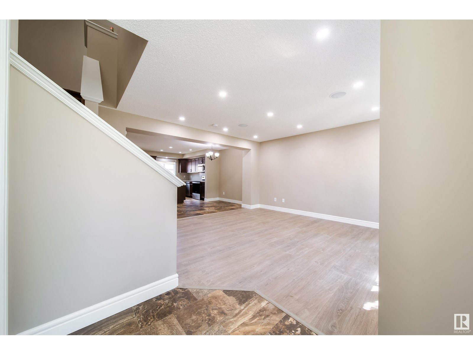 Photo 4 of 162 Desrochers Ga Sw, Edmonton AB