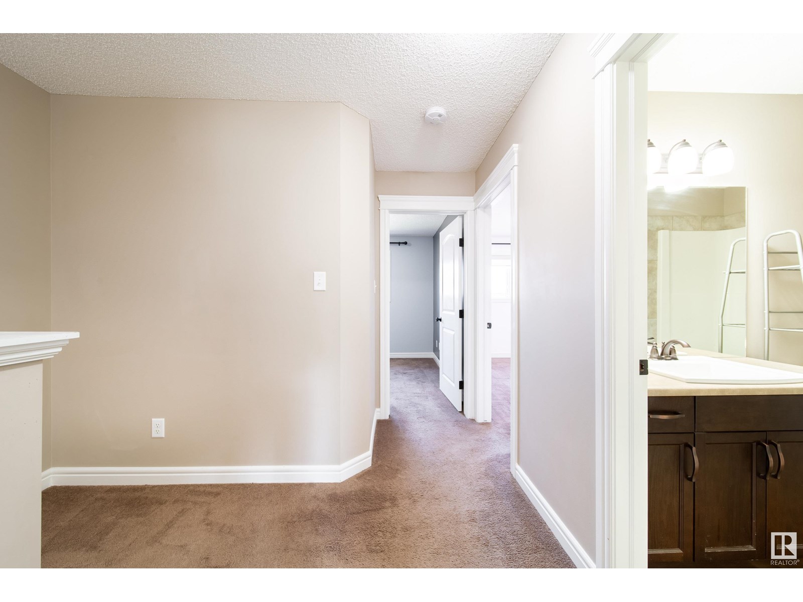 Photo 36 of 162 Desrochers Ga Sw, Edmonton AB
