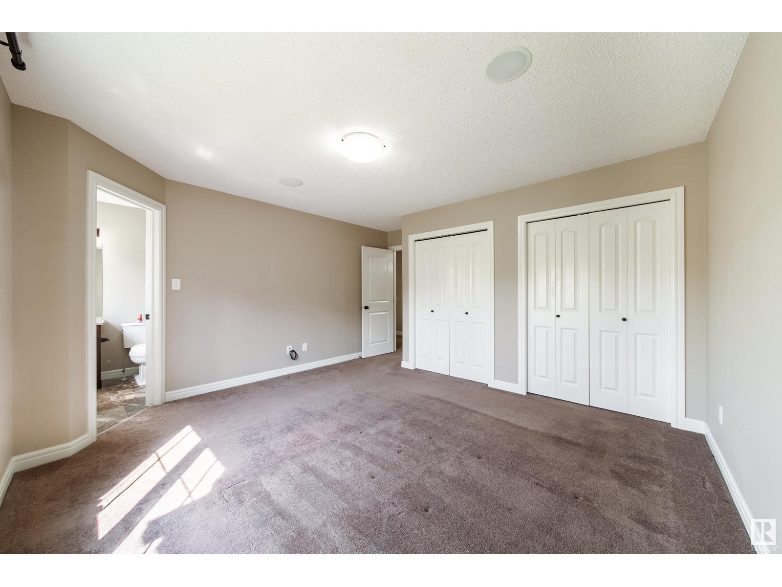 Photo 10 of 162 Desrochers Ga Sw, Edmonton AB