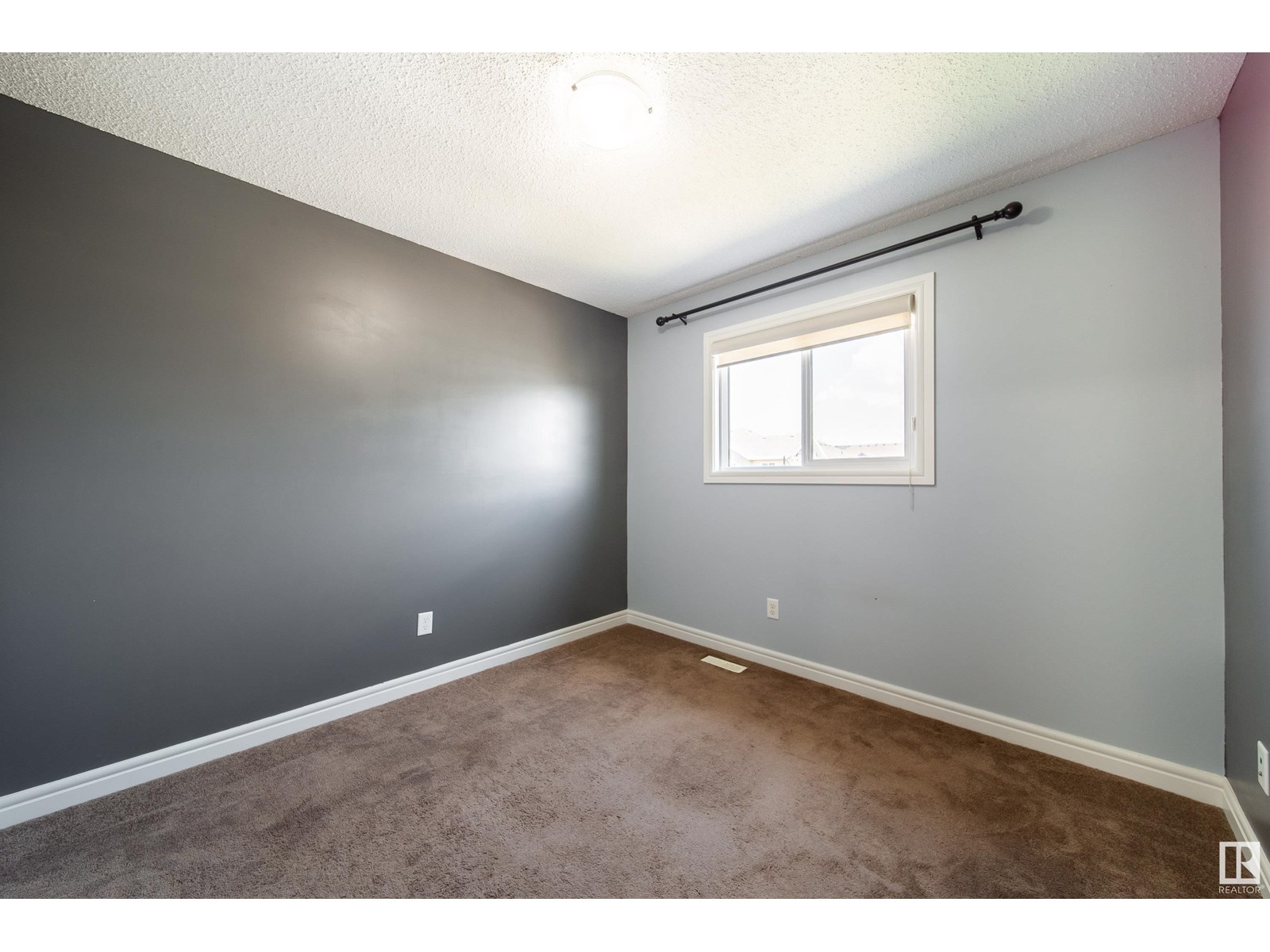 Photo 26 of 162 Desrochers Ga Sw, Edmonton AB