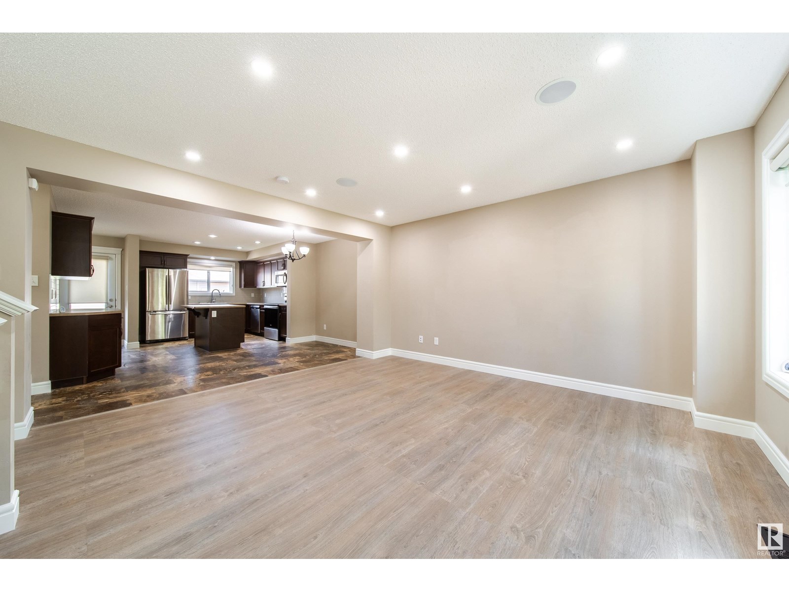 Photo 18 of 162 Desrochers Ga Sw, Edmonton AB