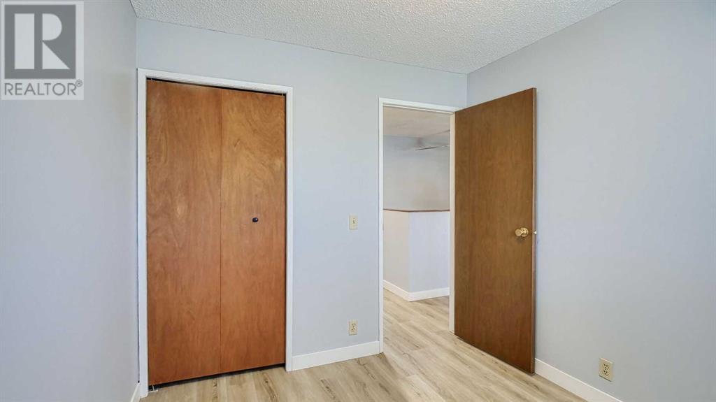 Single Family House for Sale in  Woodsman Lane SW Woodbine Calgary 