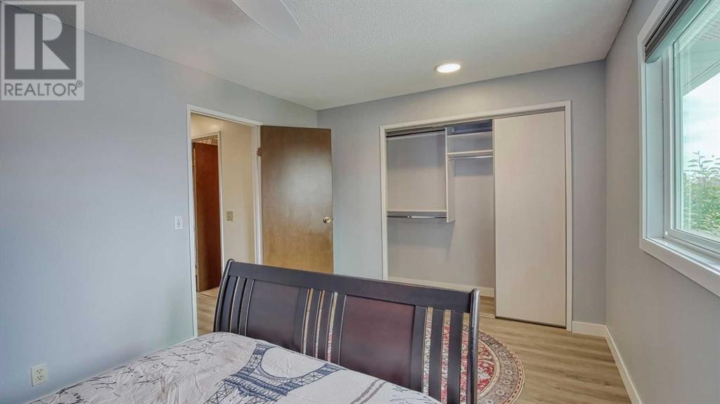 Single Family House for Sale in  Woodsman Lane SW Woodbine Calgary 