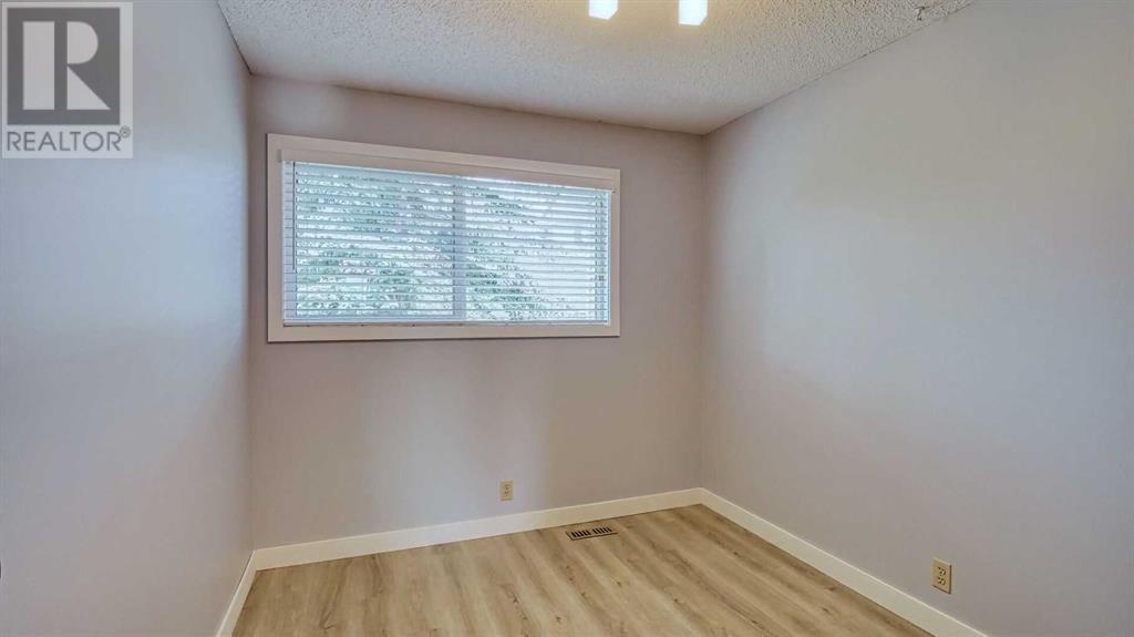Single Family House for Sale in  Woodsman Lane SW Woodbine Calgary 