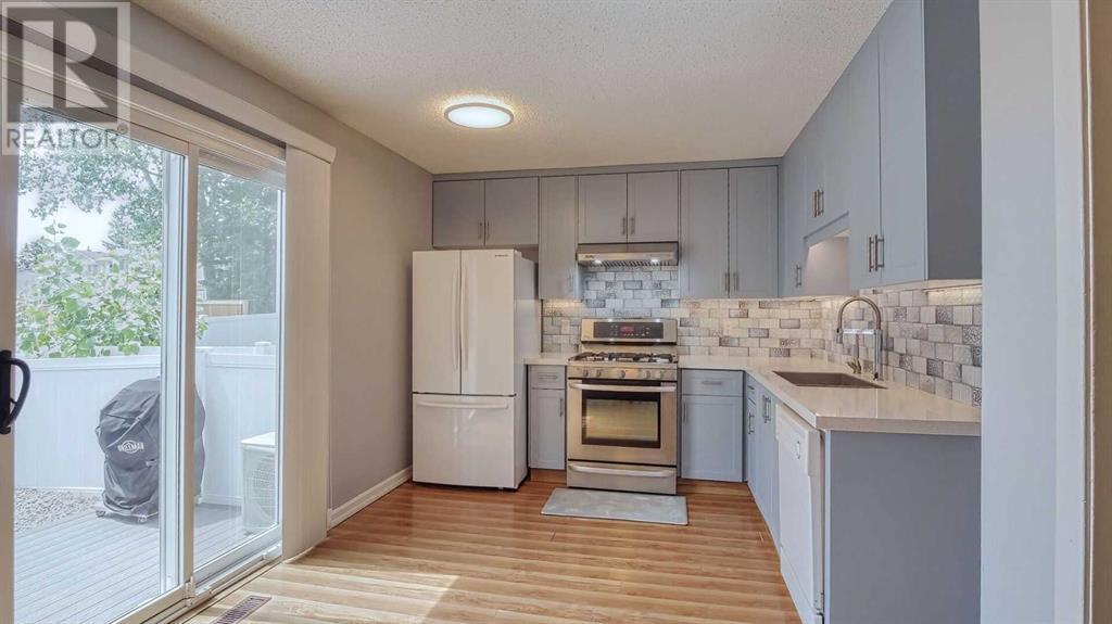 Single Family House for Sale in  Woodsman Lane SW Woodbine Calgary 