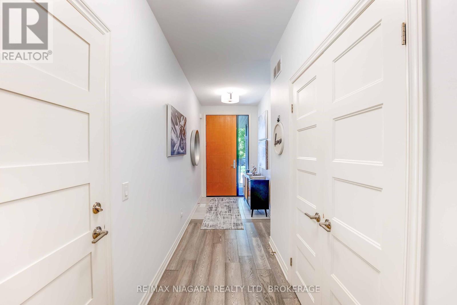 Photo 3 of 11 7276 Optimist Lane, Niagara Falls ON