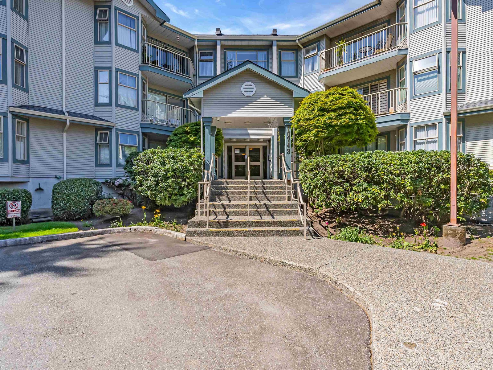 Photo 3 of 208 10743 139 Street, Surrey BC