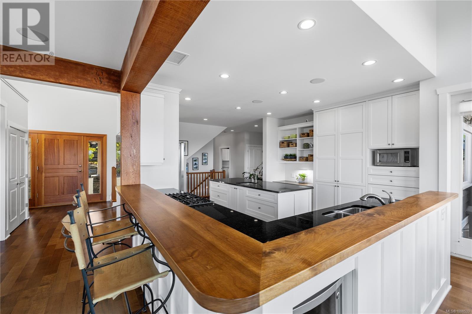 742 Nelson Rd, Campbell River