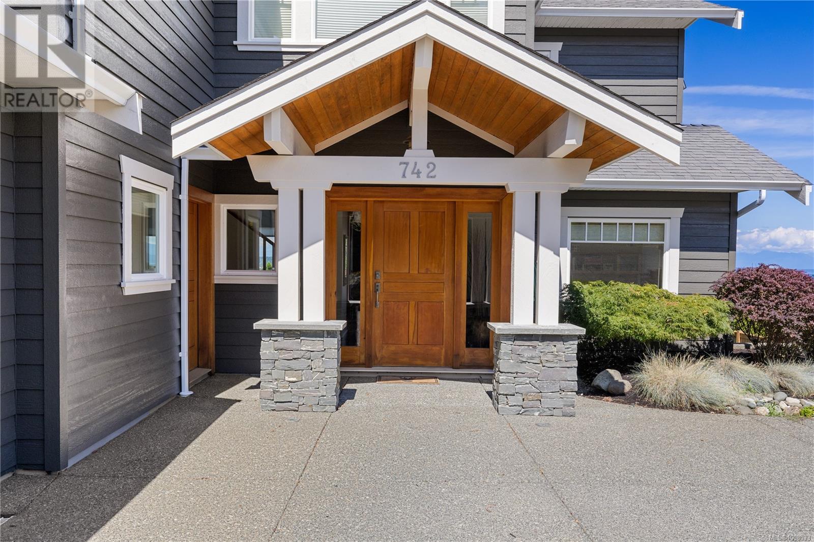 742 Nelson Rd, Campbell River