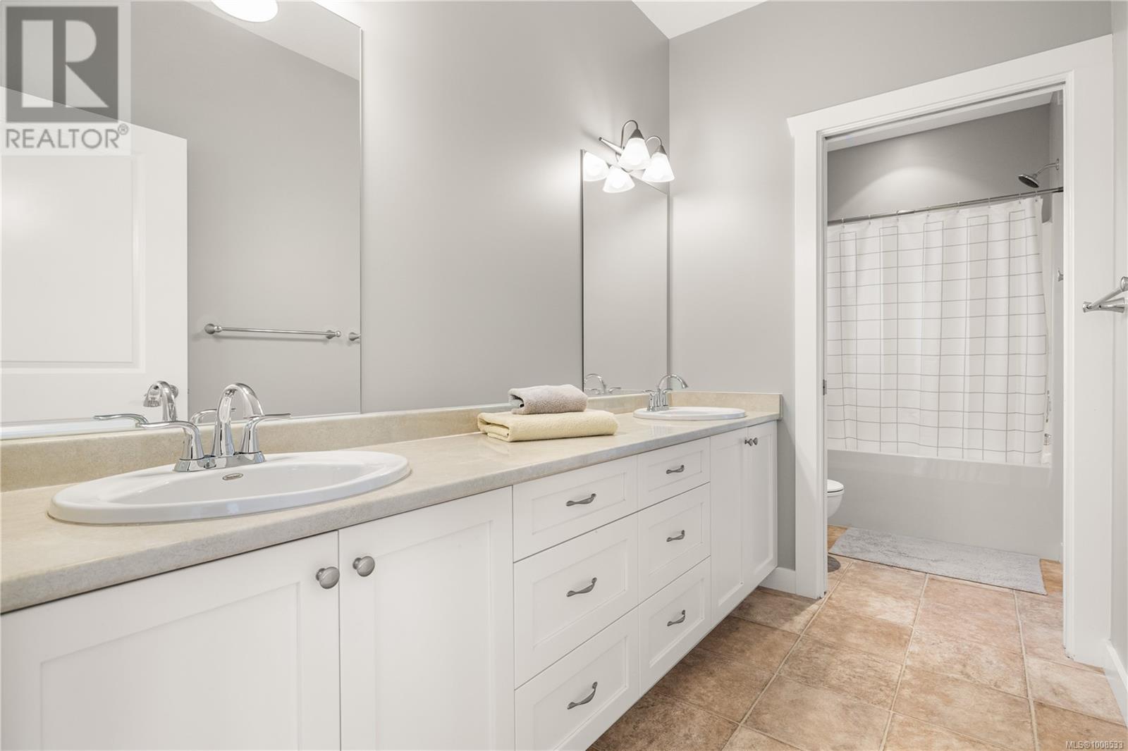 742 Nelson Rd, Campbell River