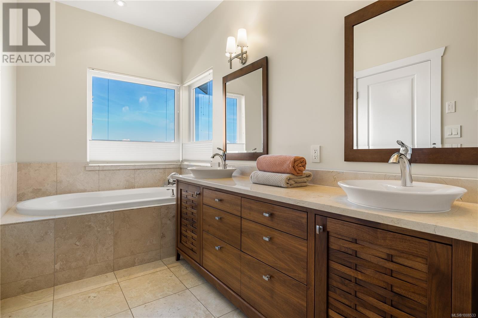 742 Nelson Rd, Campbell River