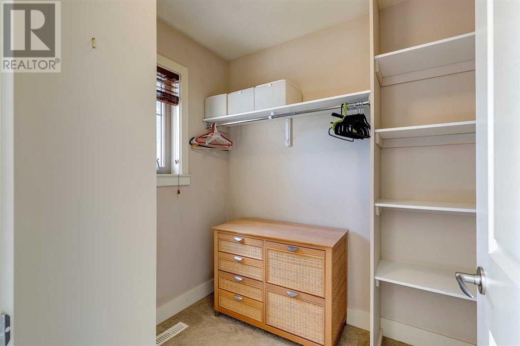 Single Family House for Sale in   Avenue NE Winston Heights/Mountview Calgary 