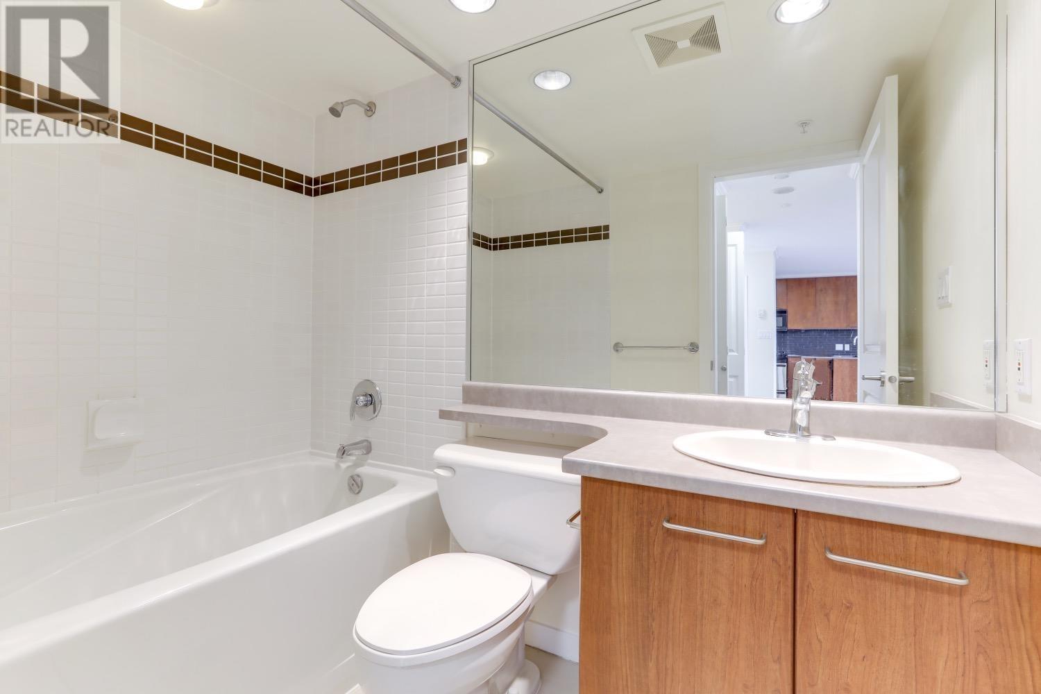 Photo 7 of 117 8480 Granville Avenue, Richmond BC