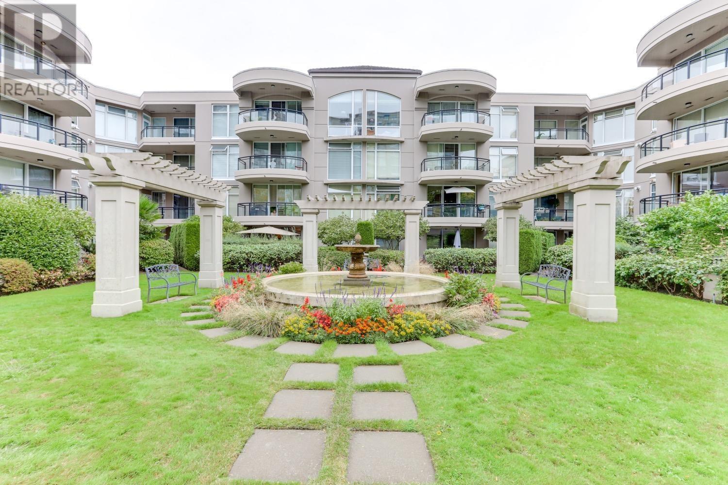 Photo 4 of 117 8480 Granville Avenue, Richmond BC
